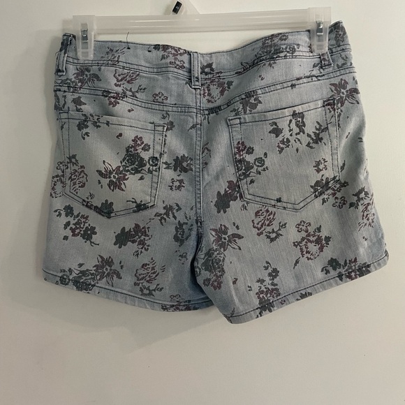 Faded Glory Blue Flowered Jean Shorts in size 10 - Picture 3 of 5